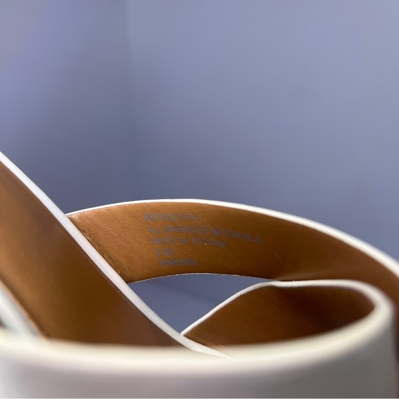 Nordstrom Rack Women’s White Wedge Shoes with Criss-Cross Straps Size 9.5M - Picture 7 of 9